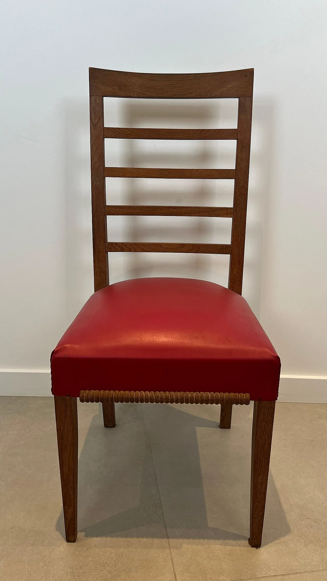 6 oak chairs with 4 faux leather seats, 1940s 6