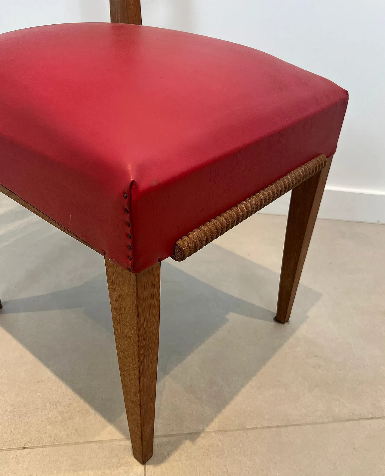 6 oak chairs with 4 faux leather seats, 1940s 15