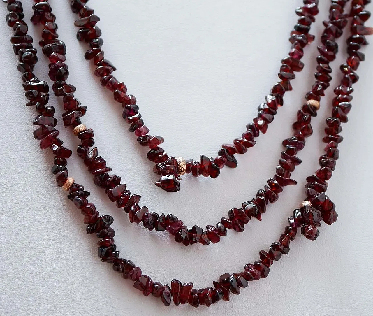 Garnets multi-strands necklace, 1970s 2