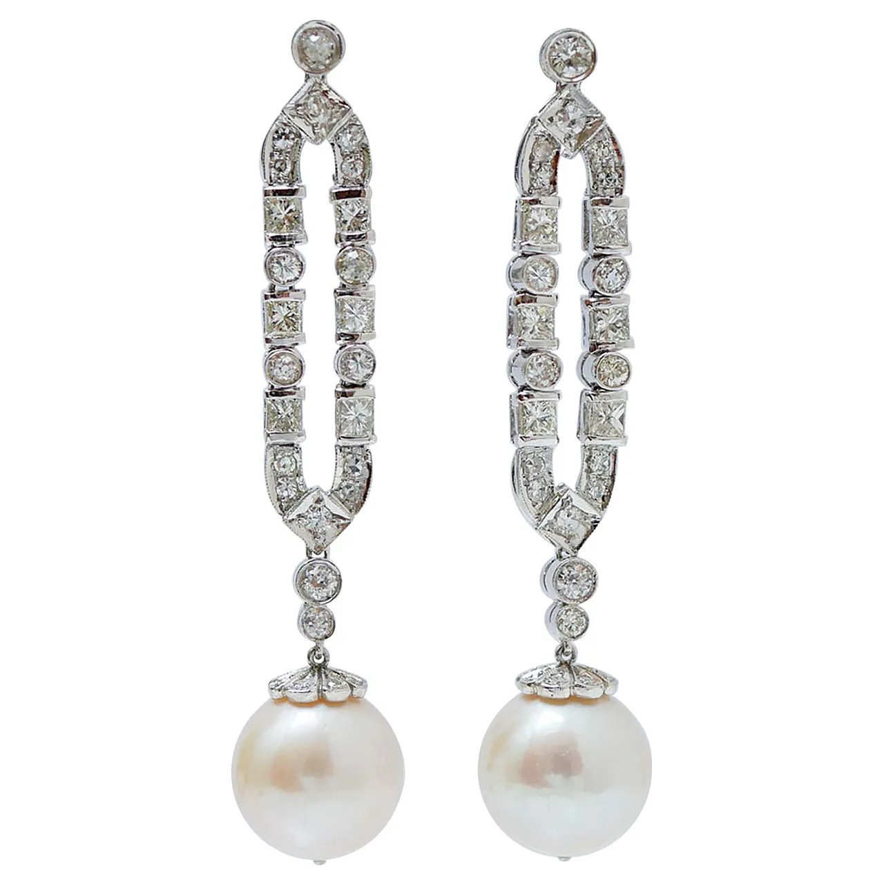 White pearls, diamonds, platinum earrings, 1970s 1