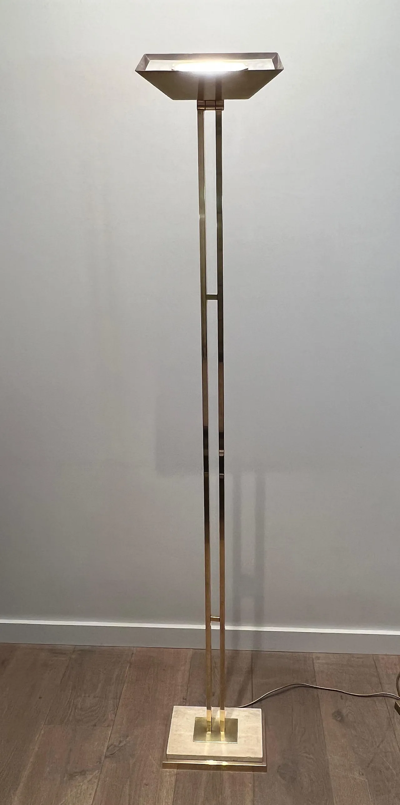 Brass parquet floor lamp on a travertine base, 1970s 5