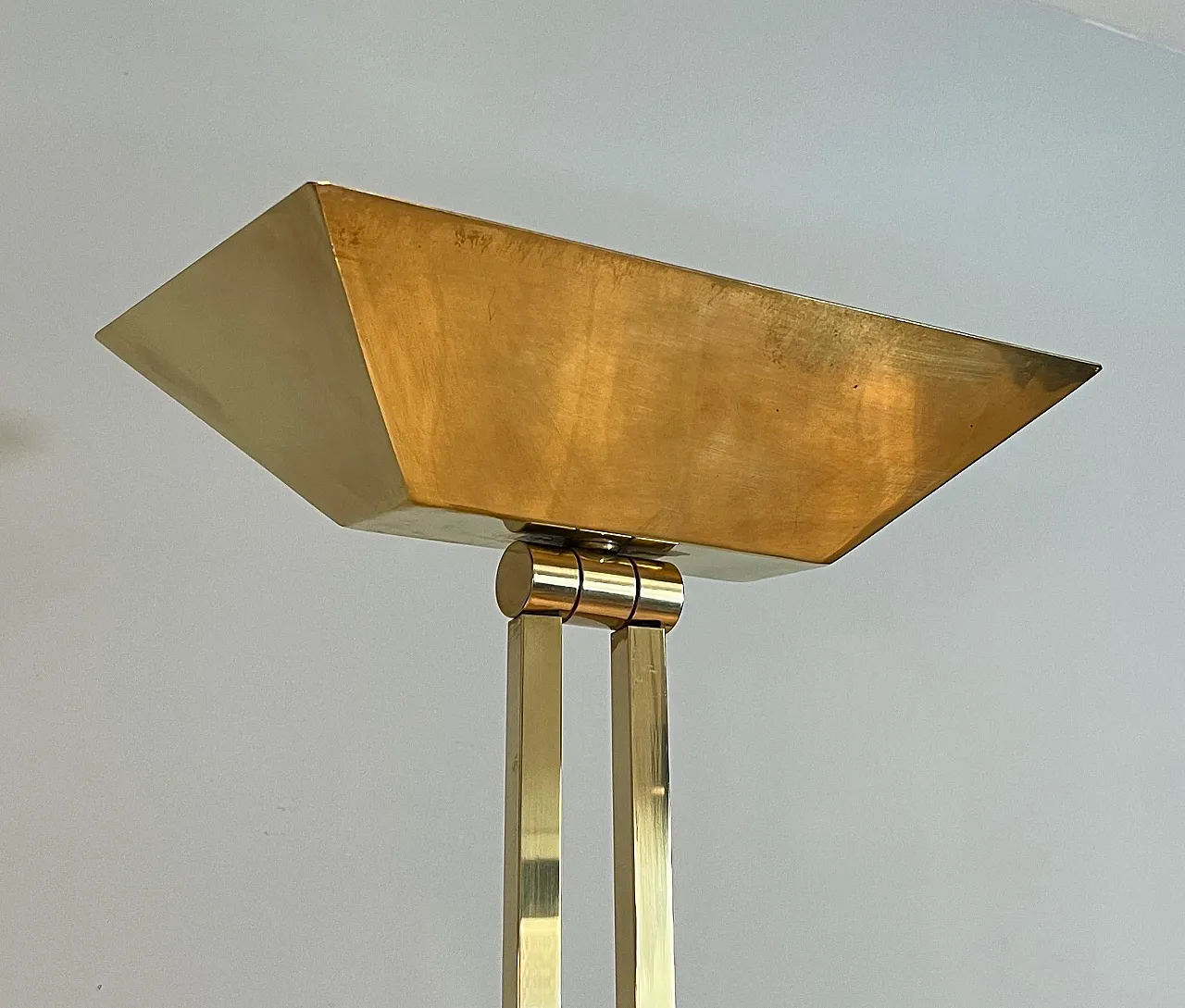 Brass parquet floor lamp on a travertine base, 1970s 7