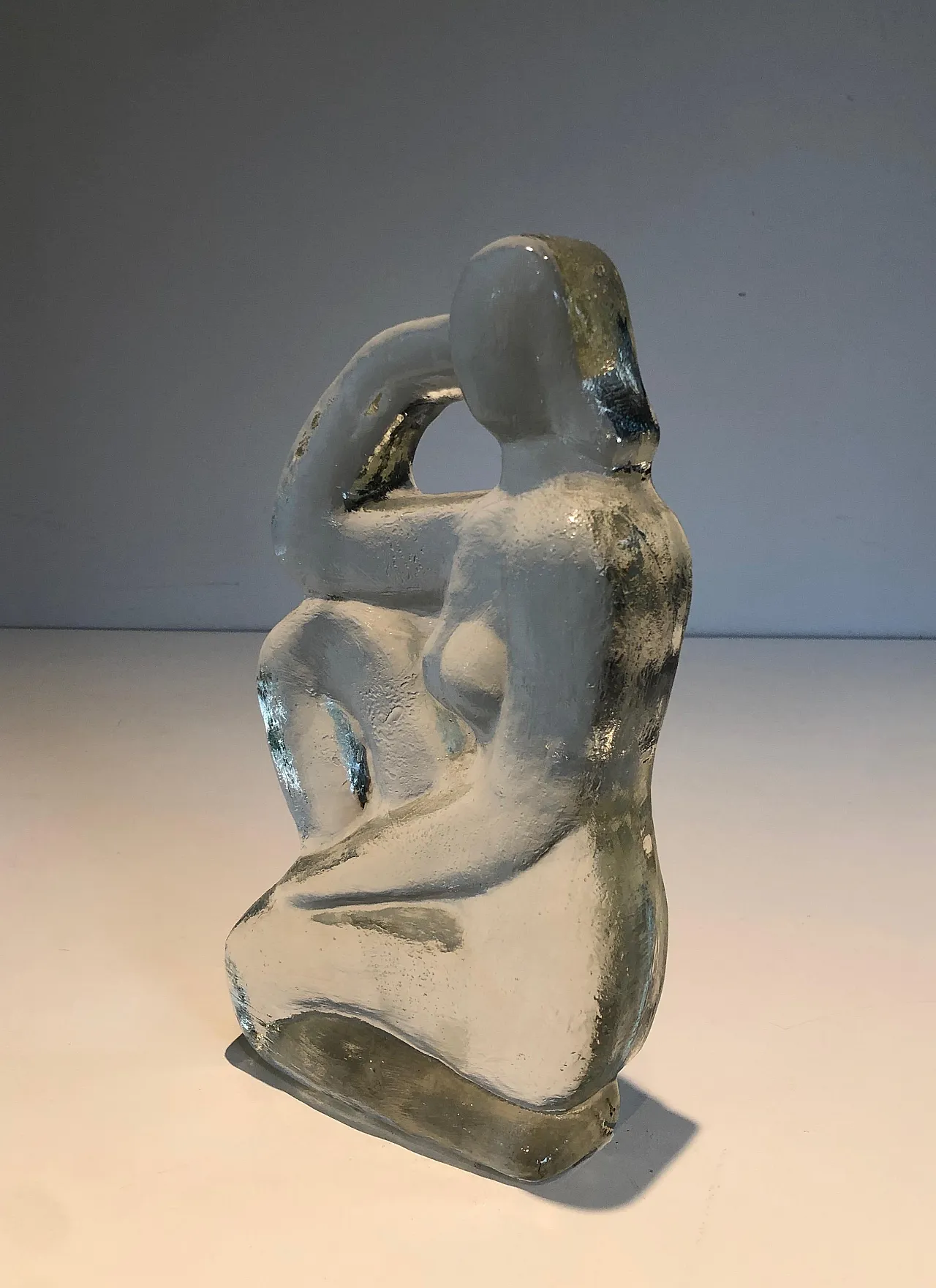 Glass sculpture representing a naked woman posing, 1970s 2