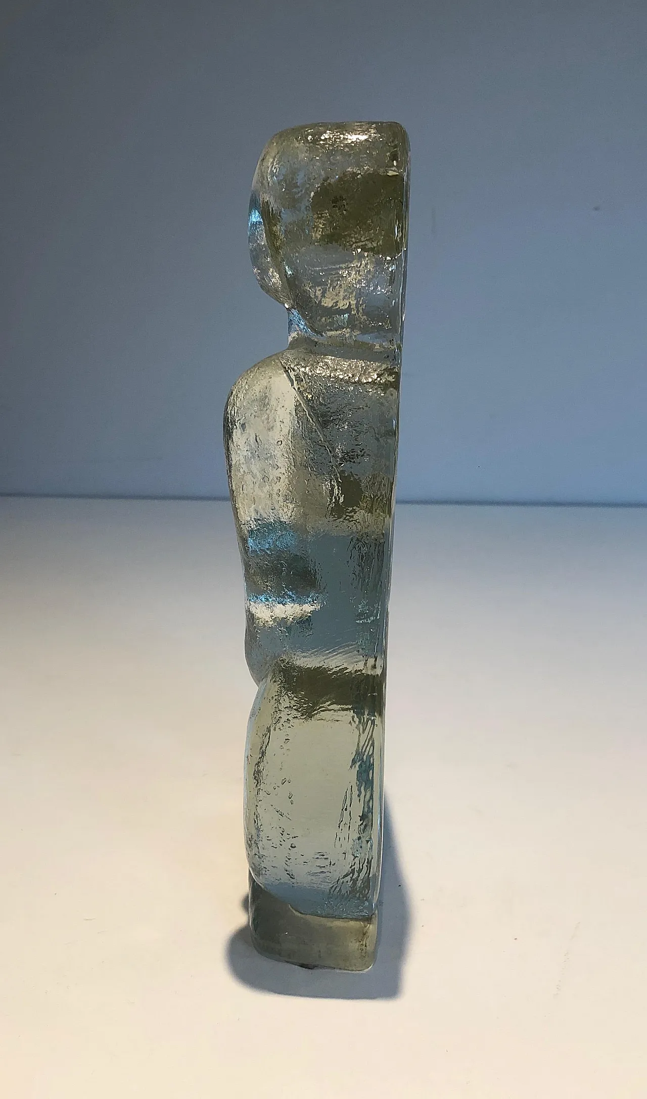 Glass sculpture representing a naked woman posing, 1970s 4