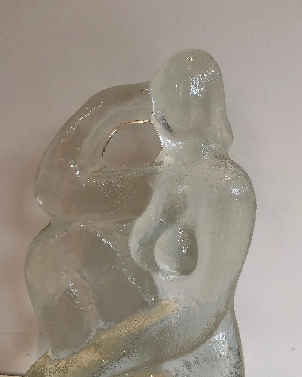 Glass sculpture representing a naked woman posing, 1970s 5