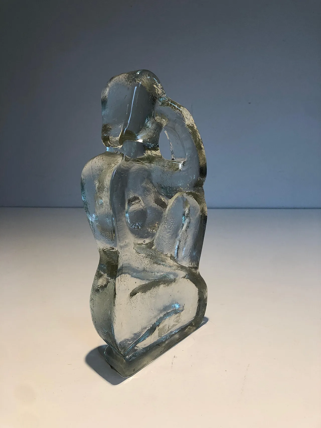 Glass sculpture representing a naked woman posing, 1970s 7