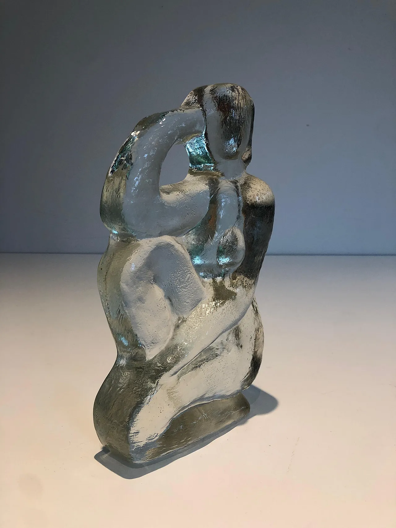 Glass sculpture representing a naked woman posing, 1970s 11