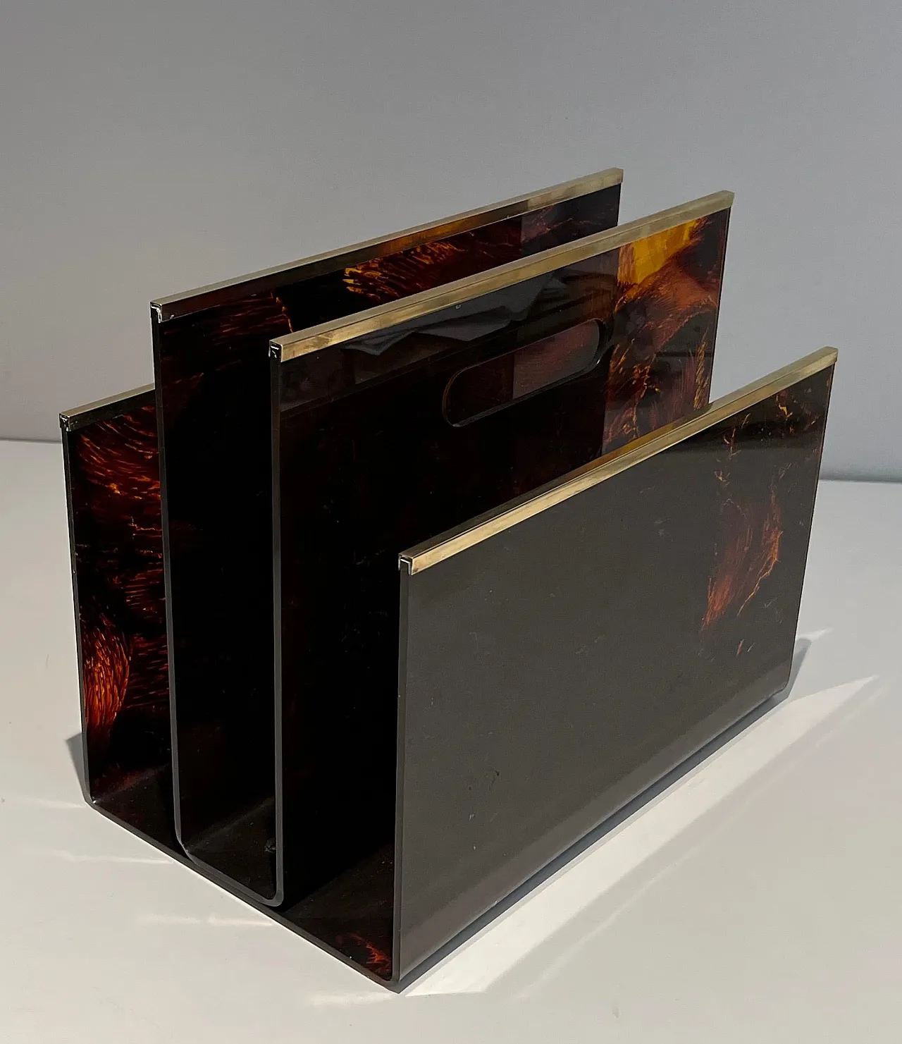 Plexiglass, brass and imitation tortoiseshell magazine rack, 1970s 11