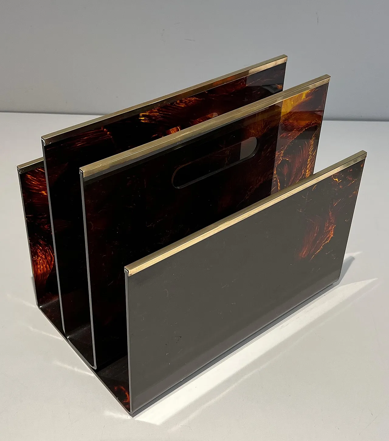 Plexiglass, brass and imitation tortoiseshell magazine rack, 1970s 12