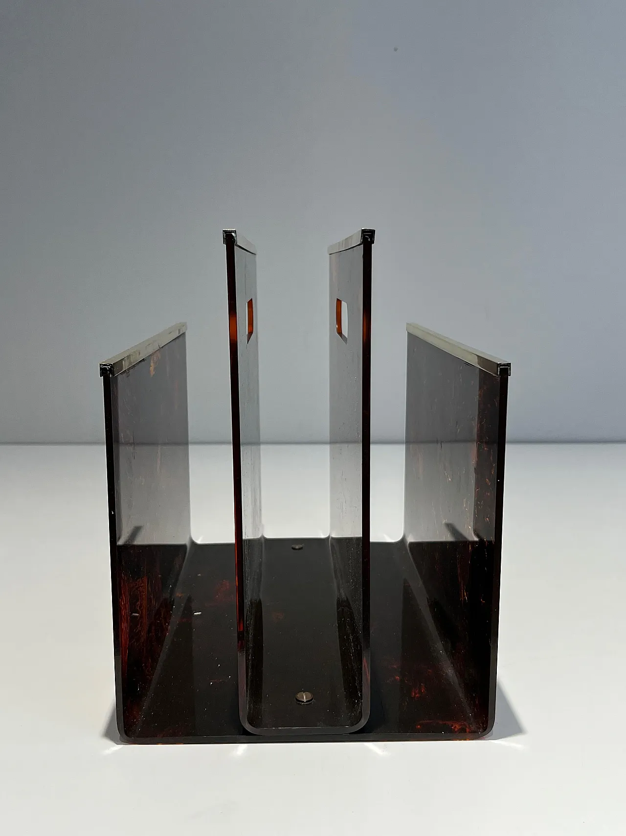 Plexiglass, brass and imitation tortoiseshell magazine rack, 1970s 14