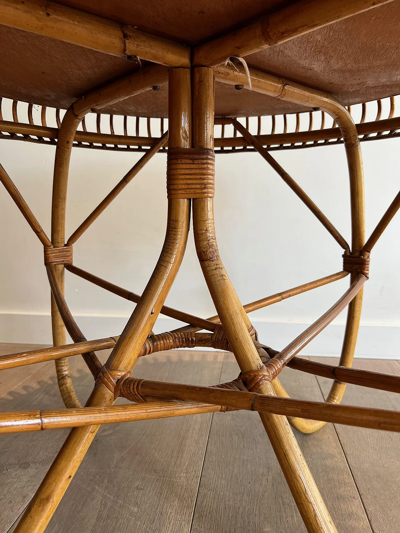 Round rattan and wood coffee table, 1950s 17