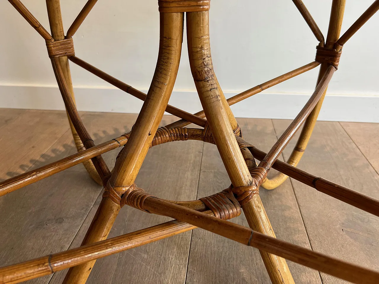 Round rattan and wood coffee table, 1950s 18