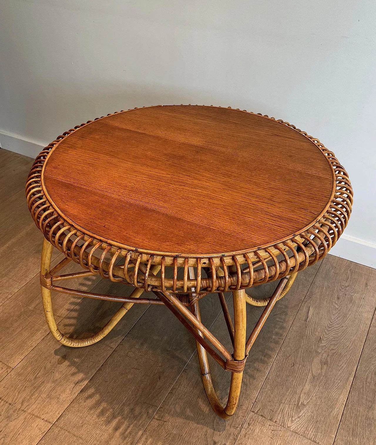 Round rattan and wood coffee table, 1950s 20