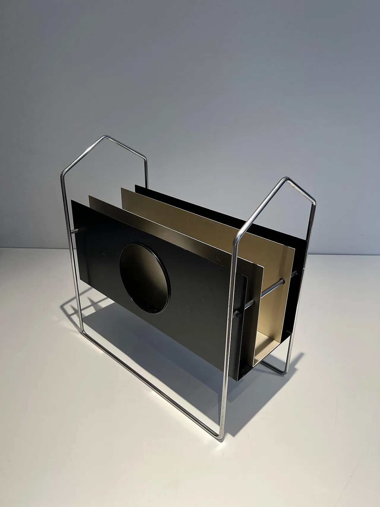 Chrome-plated metal magazine rack, black and white lacquered, 1950s 3