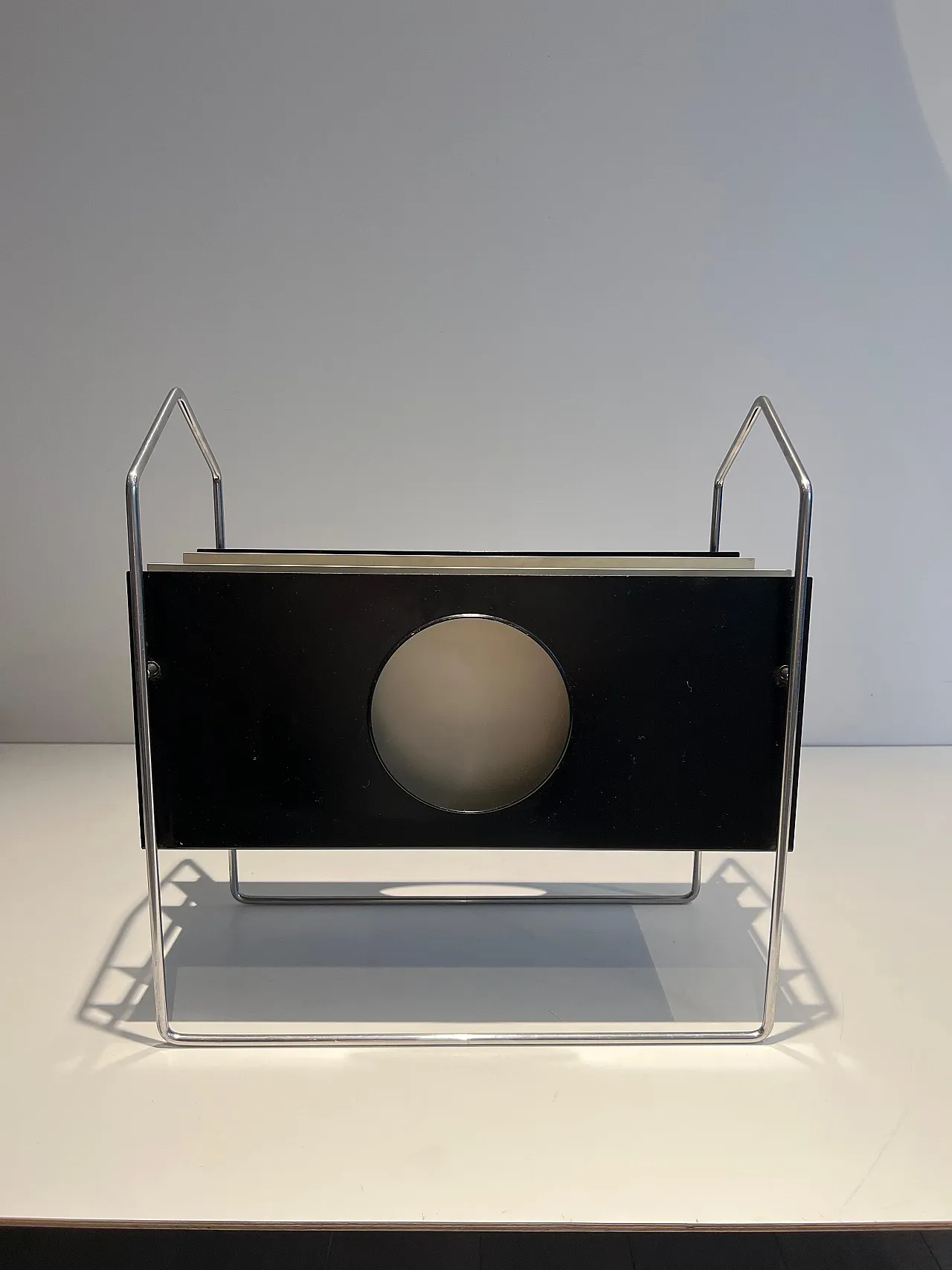 Chrome-plated metal magazine rack, black and white lacquered, 1950s 11