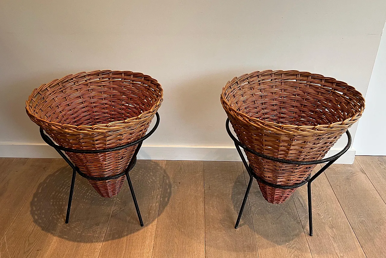 3 Fioriere in metallo laccato nero e rattan, anni '50 4