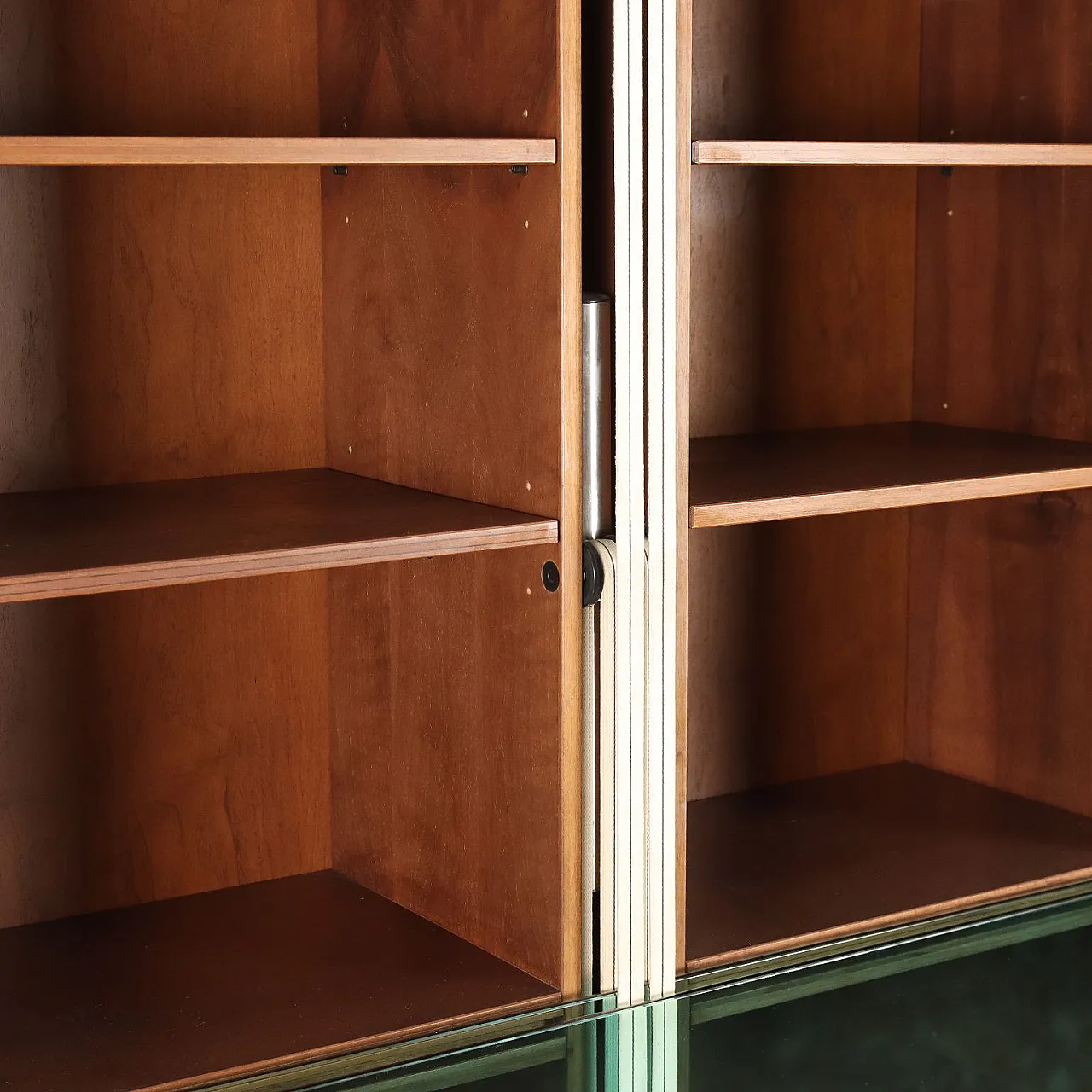 Zibaldone bookcase in walnut veneered wood by Carlo Scarpa for Bernini, 1970s 8