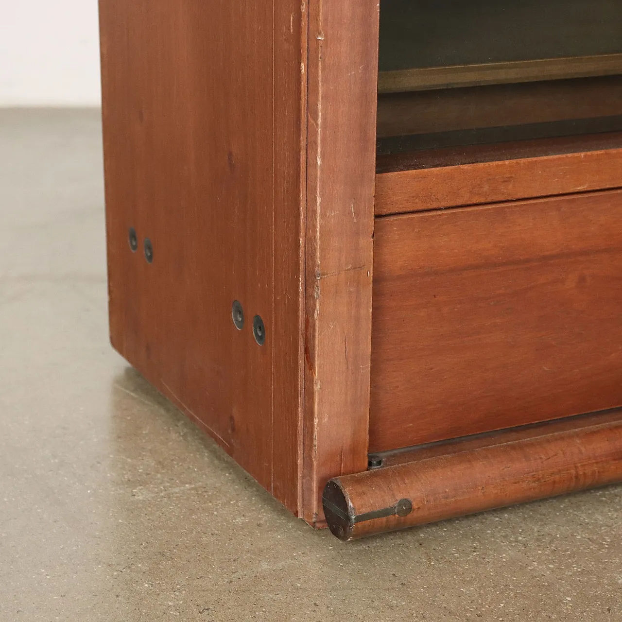 Zibaldone bookcase in walnut veneered wood by Carlo Scarpa for Bernini, 1970s 10