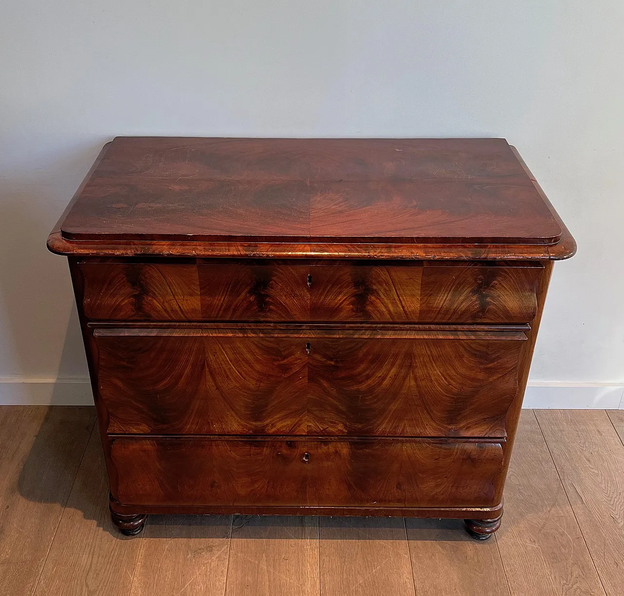 Louis Philippe chest of drawers in flamed mahogany, 19th century 3