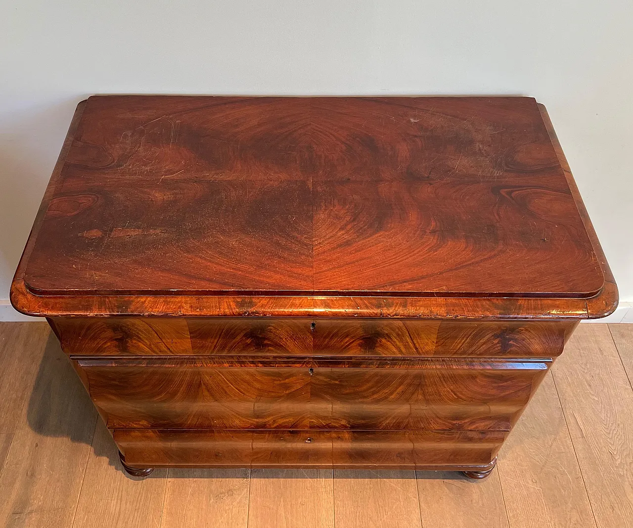 Louis Philippe chest of drawers in flamed mahogany, 19th century 4