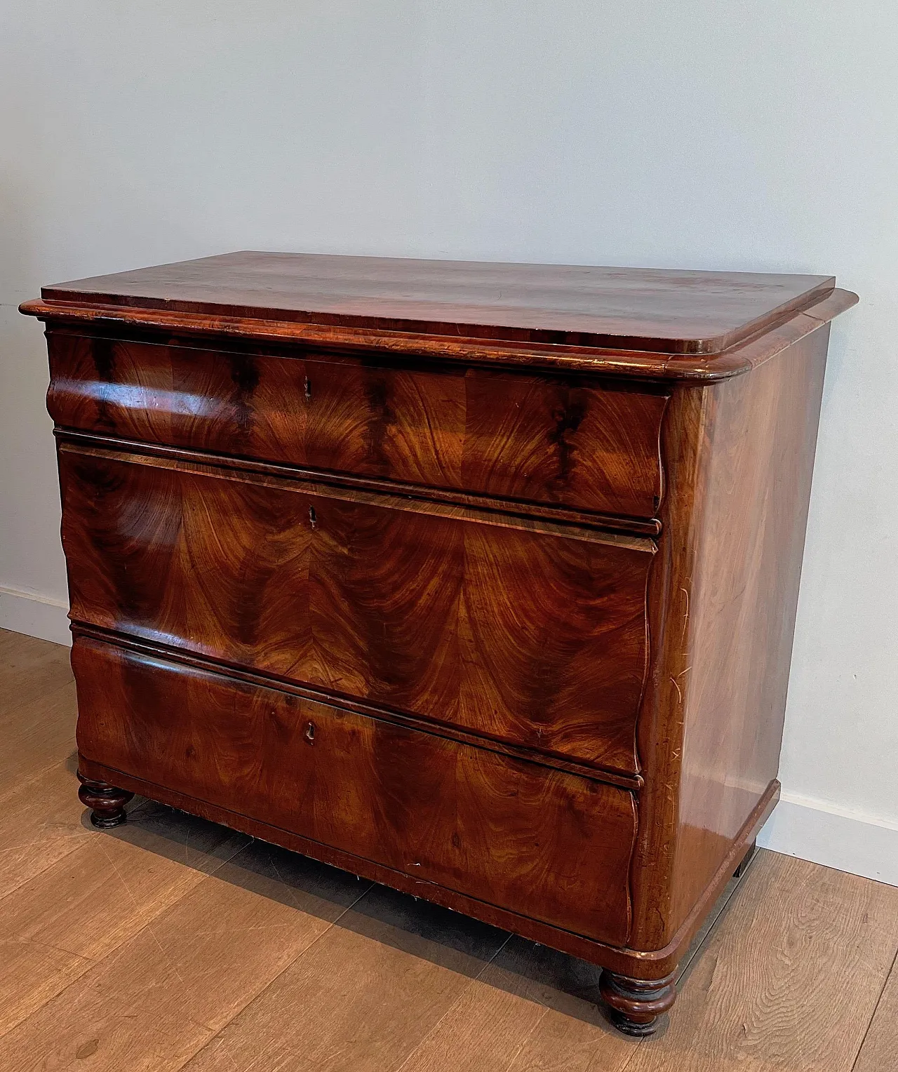 Louis Philippe chest of drawers in flamed mahogany, 19th century 5