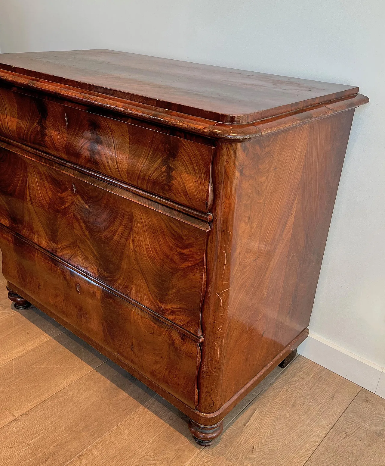 Louis Philippe chest of drawers in flamed mahogany, 19th century 6