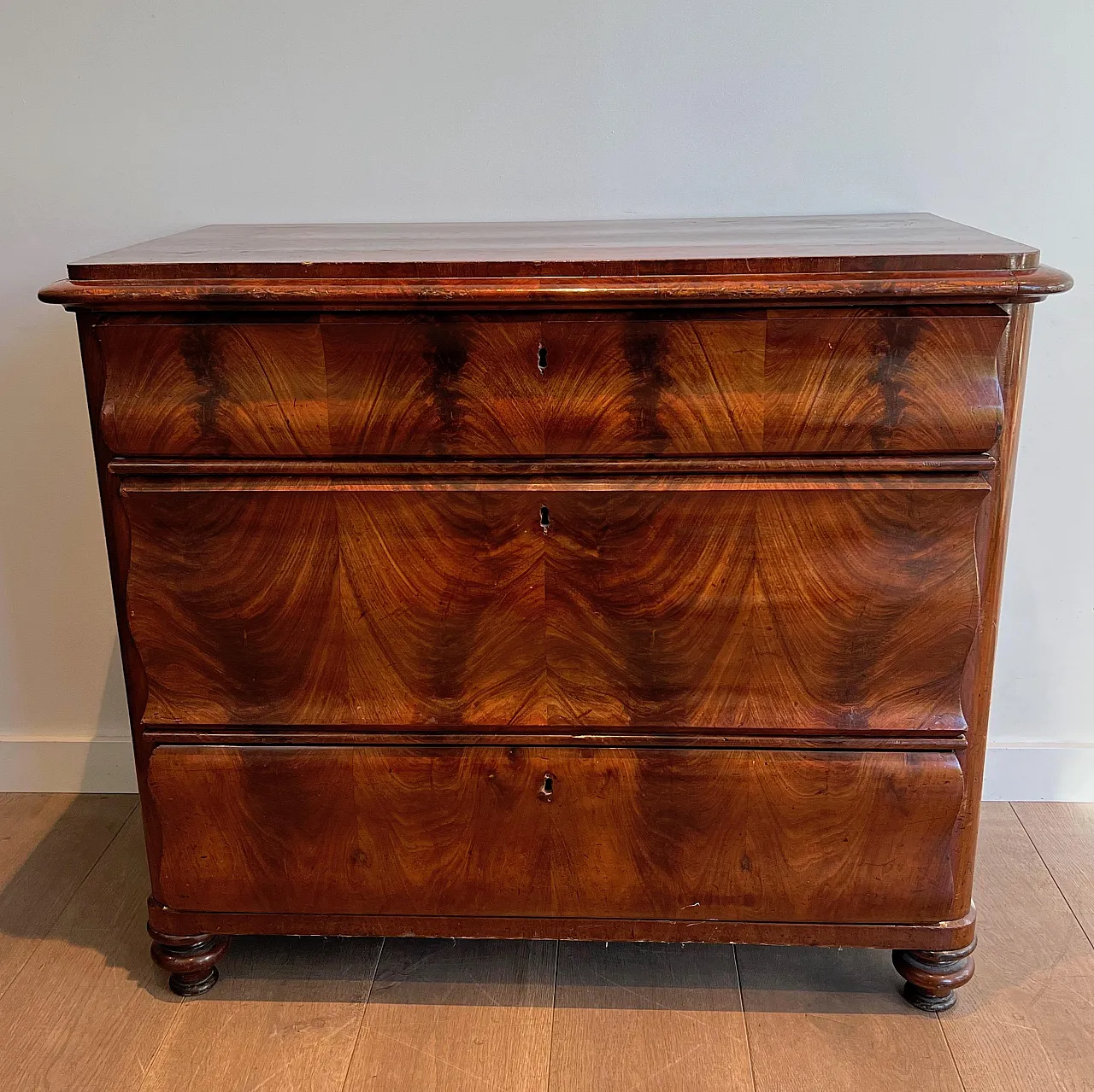 Louis Philippe chest of drawers in flamed mahogany, 19th century 13