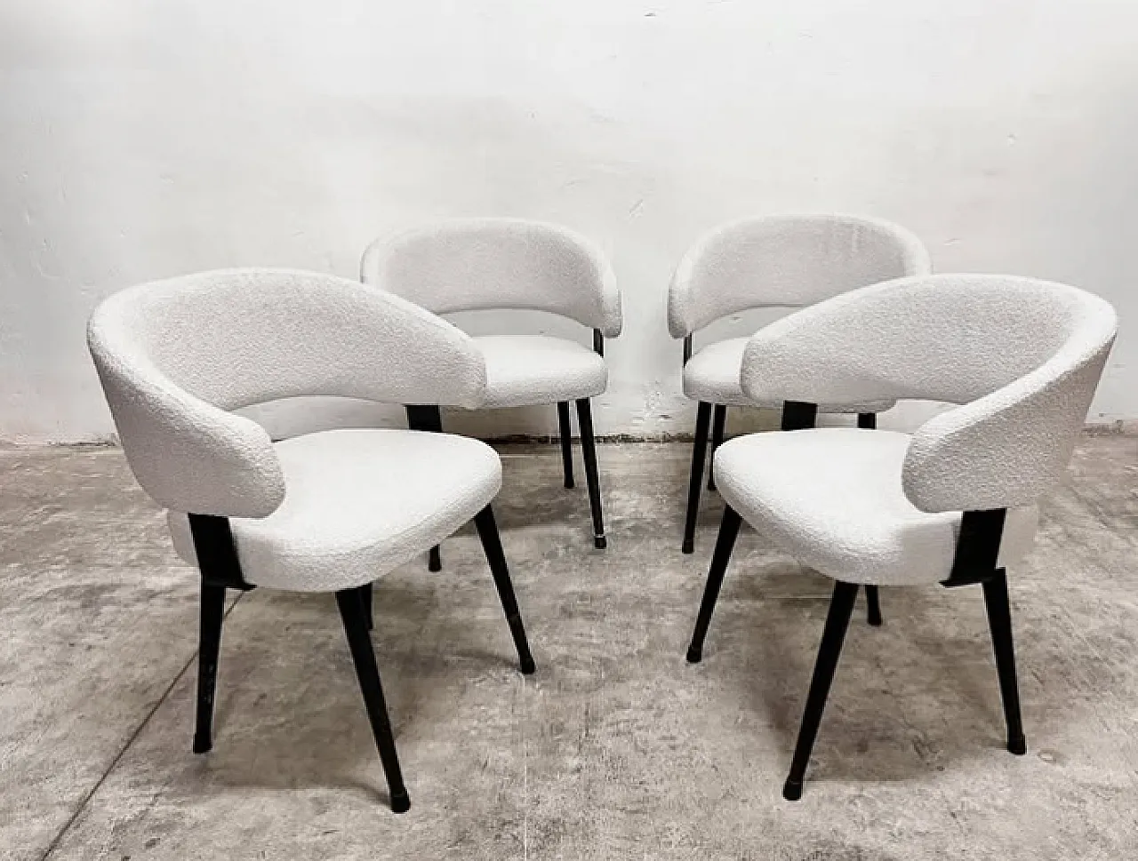 4 Metal and bouclé armchairs, 1970s 1