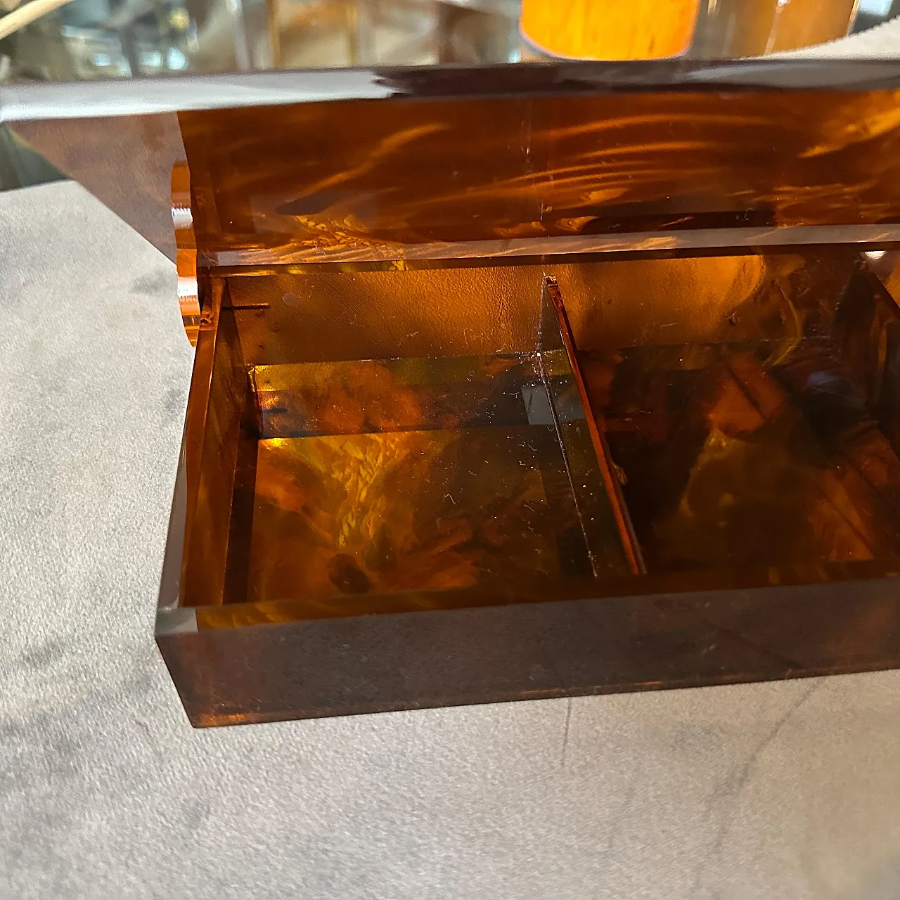 Faux tortoiseshell lucite jewellery box, 1970s 4