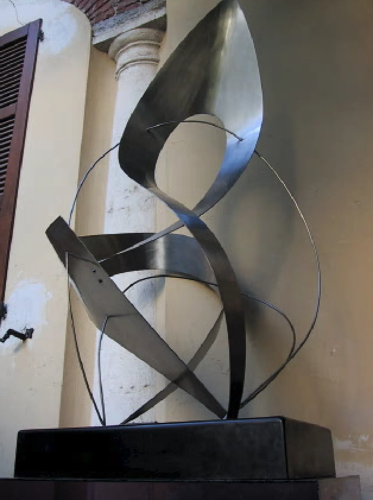 Elastic steel ranger sculpture: A: S: , 1968 5