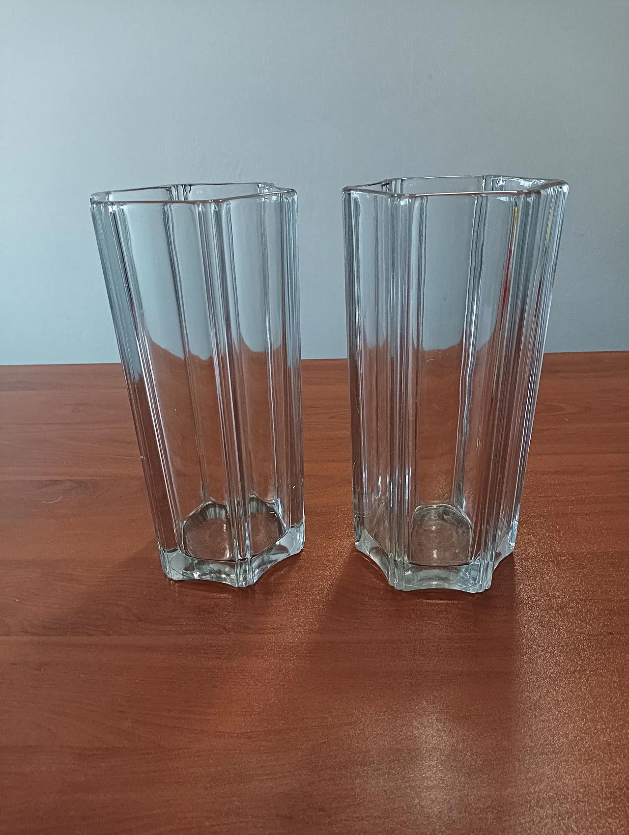 Pair of transparent crystal vases, 70s 3