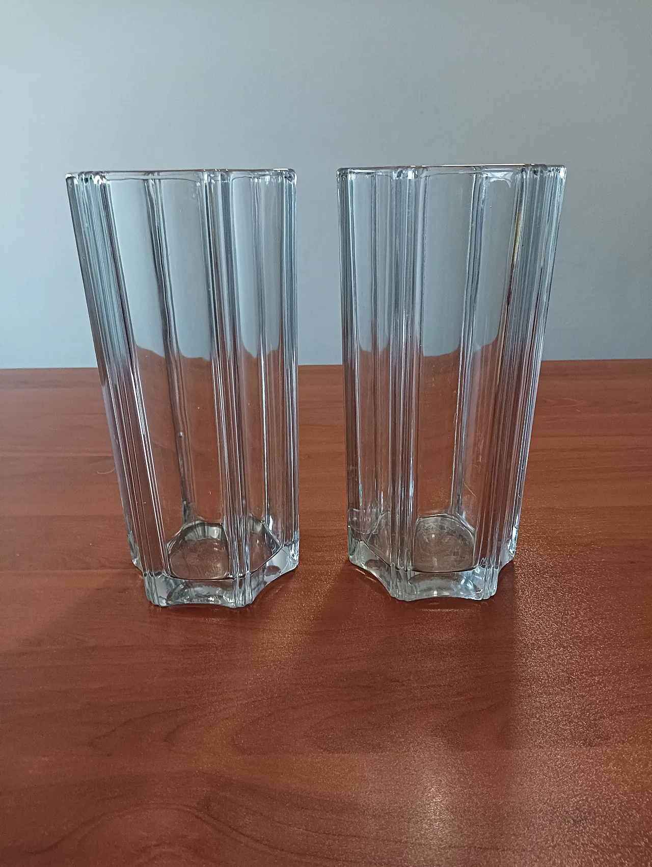 Pair of transparent crystal vases, 70s 4