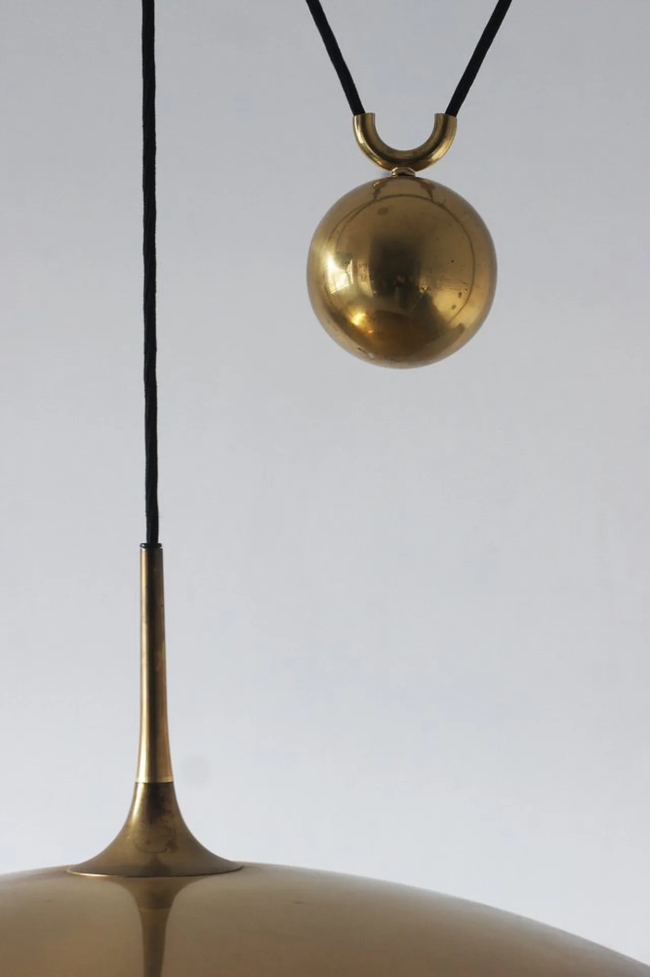 Lampada a contrappeso in ottone di Florian Schulz, anni '70 4