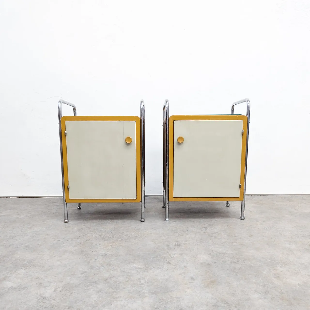 Pair of Bauhaus Tubular Steel Nightstands by Hynek Gottwald, 1930s 1