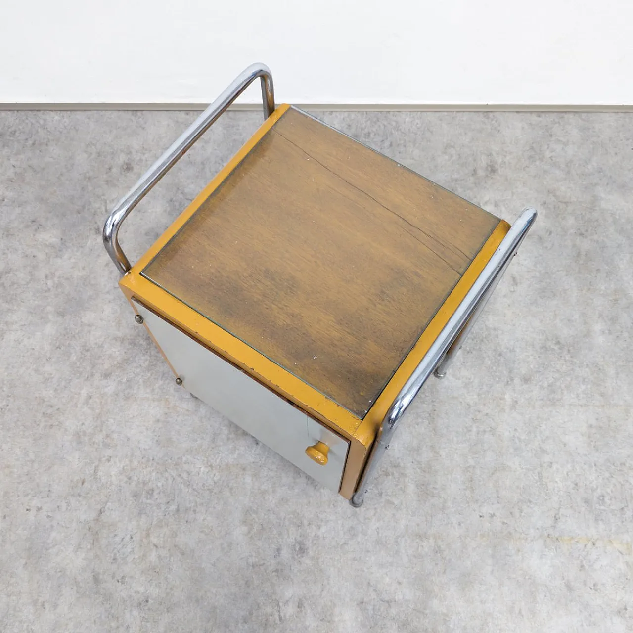 Pair of Bauhaus Tubular Steel Nightstands by Hynek Gottwald, 1930s 4