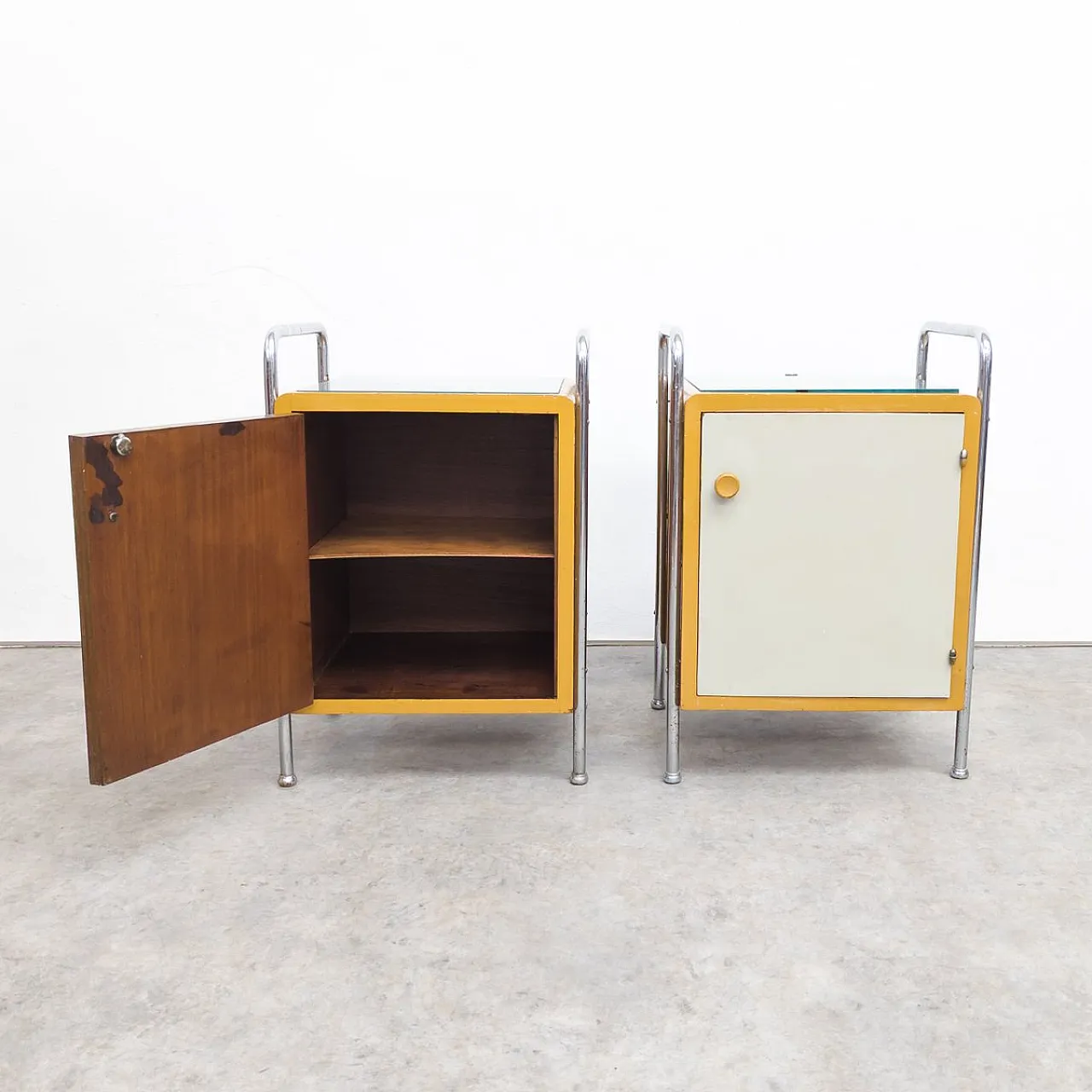 Pair of Bauhaus Tubular Steel Nightstands by Hynek Gottwald, 1930s 6