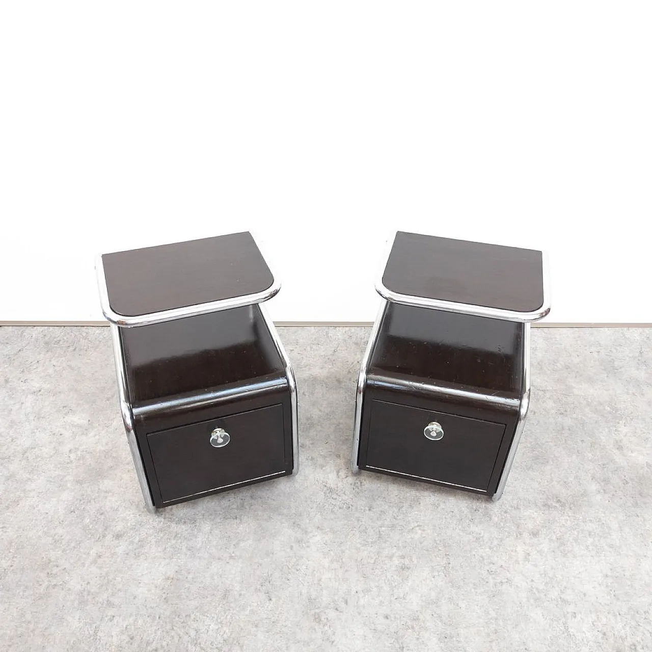 Pair of Bauhaus nightstands by Mücke Melder, 1930s 6