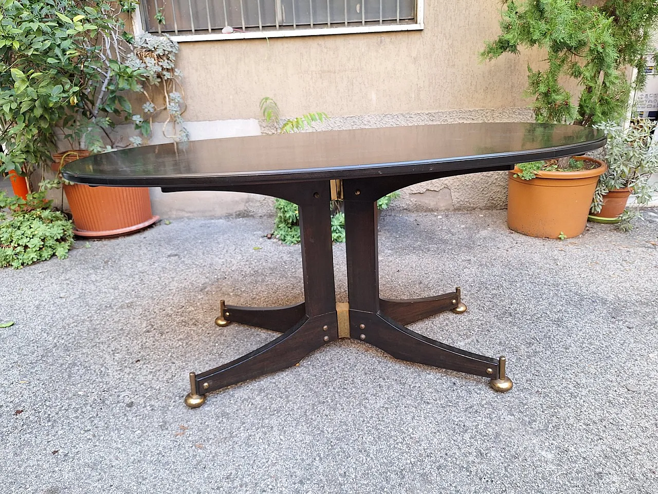 Dining Table in Brass and Ebonized Wood with Oval Top by Ignazio Gardella for Azucena, 1950s 1