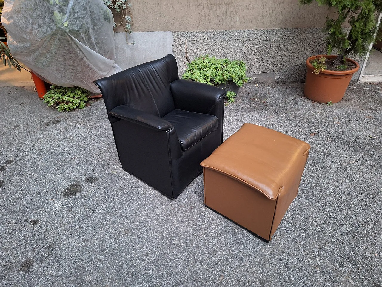 Poltrona con pouf Lauriana di Tobia Scarpa Caramel per B&B, anni '70 2