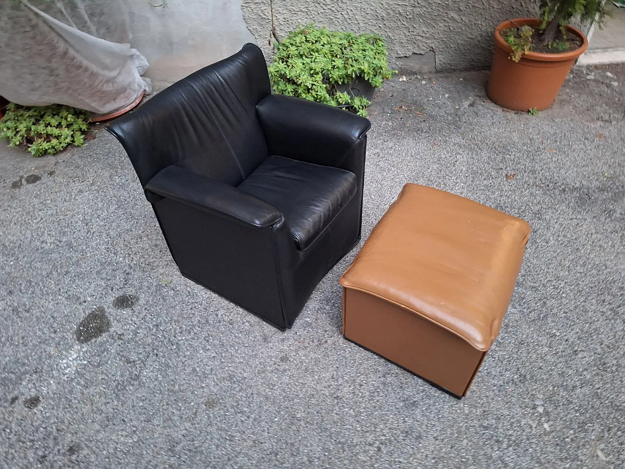 Poltrona con pouf Lauriana di Tobia Scarpa Caramel per B&B, anni '70 5