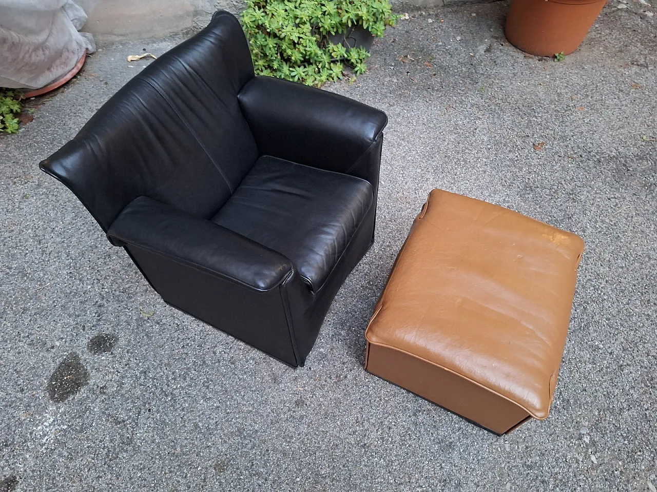 Tobia Scarpa Caramel Lauriana armchair with pouf for B&B, 1970s 6