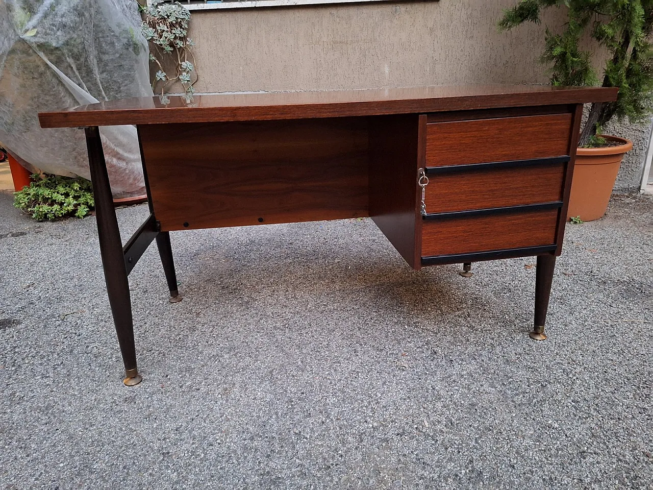 Desk in wood and brass Schirolli Mantova, 1950s 1