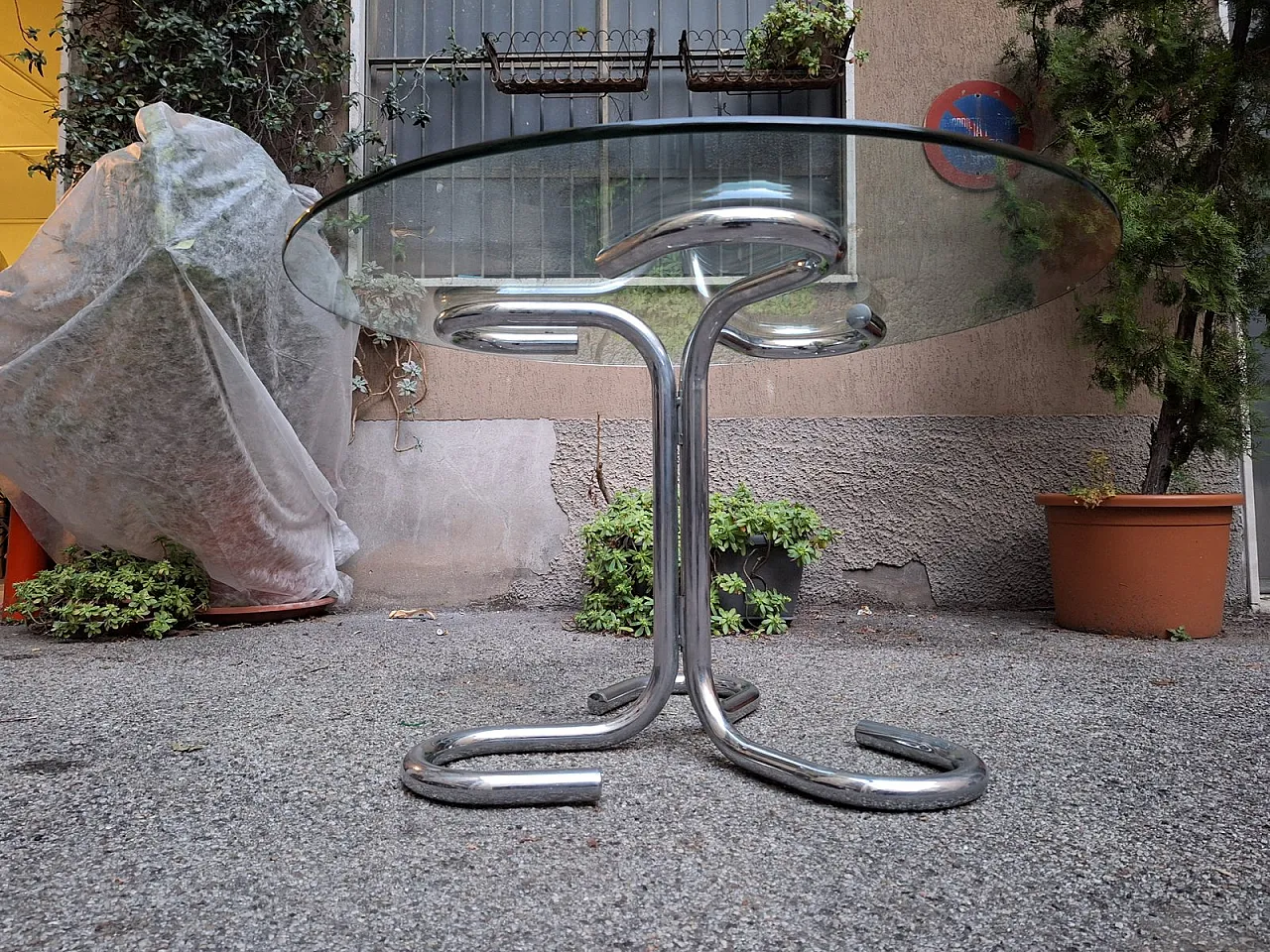 Round Dining Table Cobra Model with Chrome Tubing & Round Glass Top by Giotto Stoppino, 1970s 1