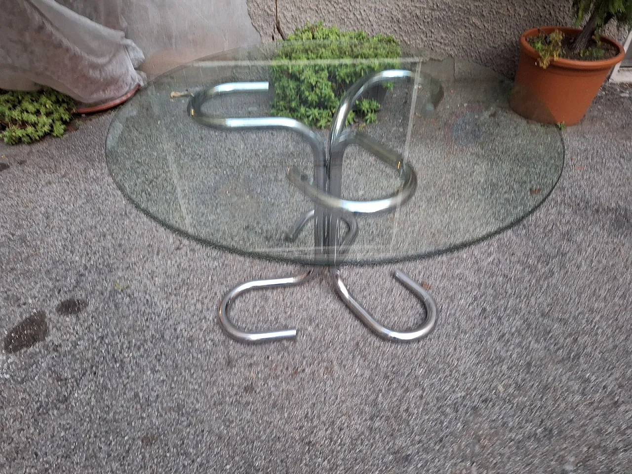 Round Dining Table Cobra Model with Chrome Tubing & Round Glass Top by Giotto Stoppino, 1970s 7