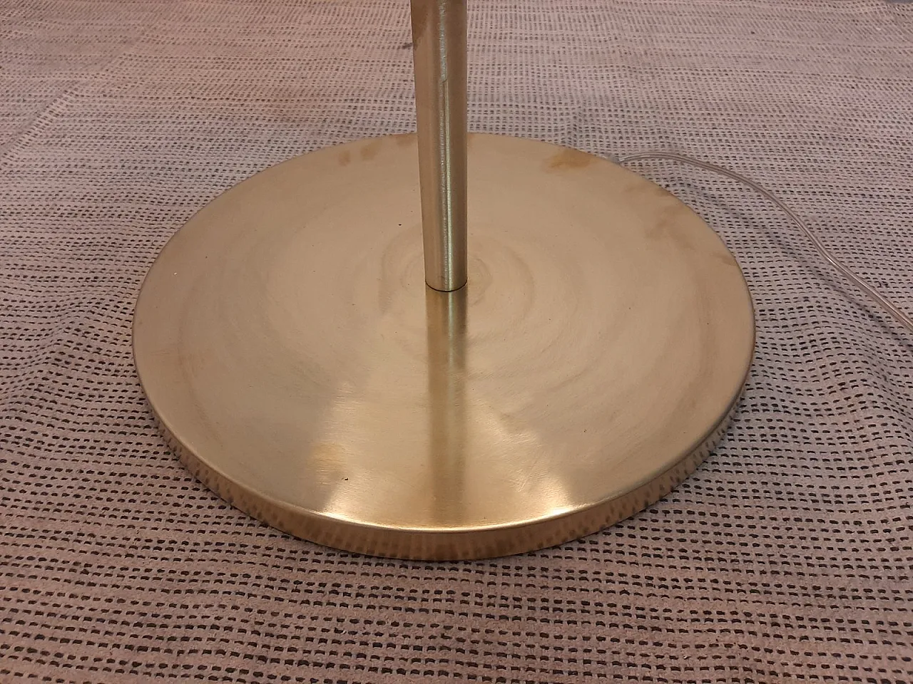 Satin-finished brass and ribbed milky glass lamp, 2000s 4