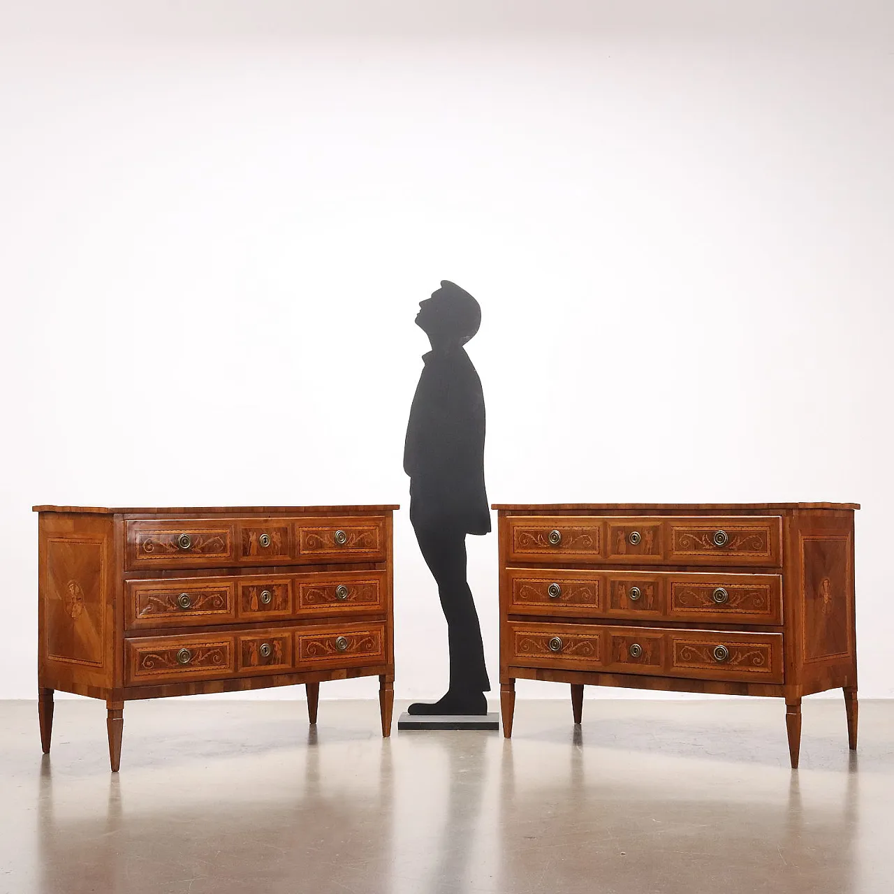 Pair of Neoclassic chest of  drawers with inlay wood, 18th century 2