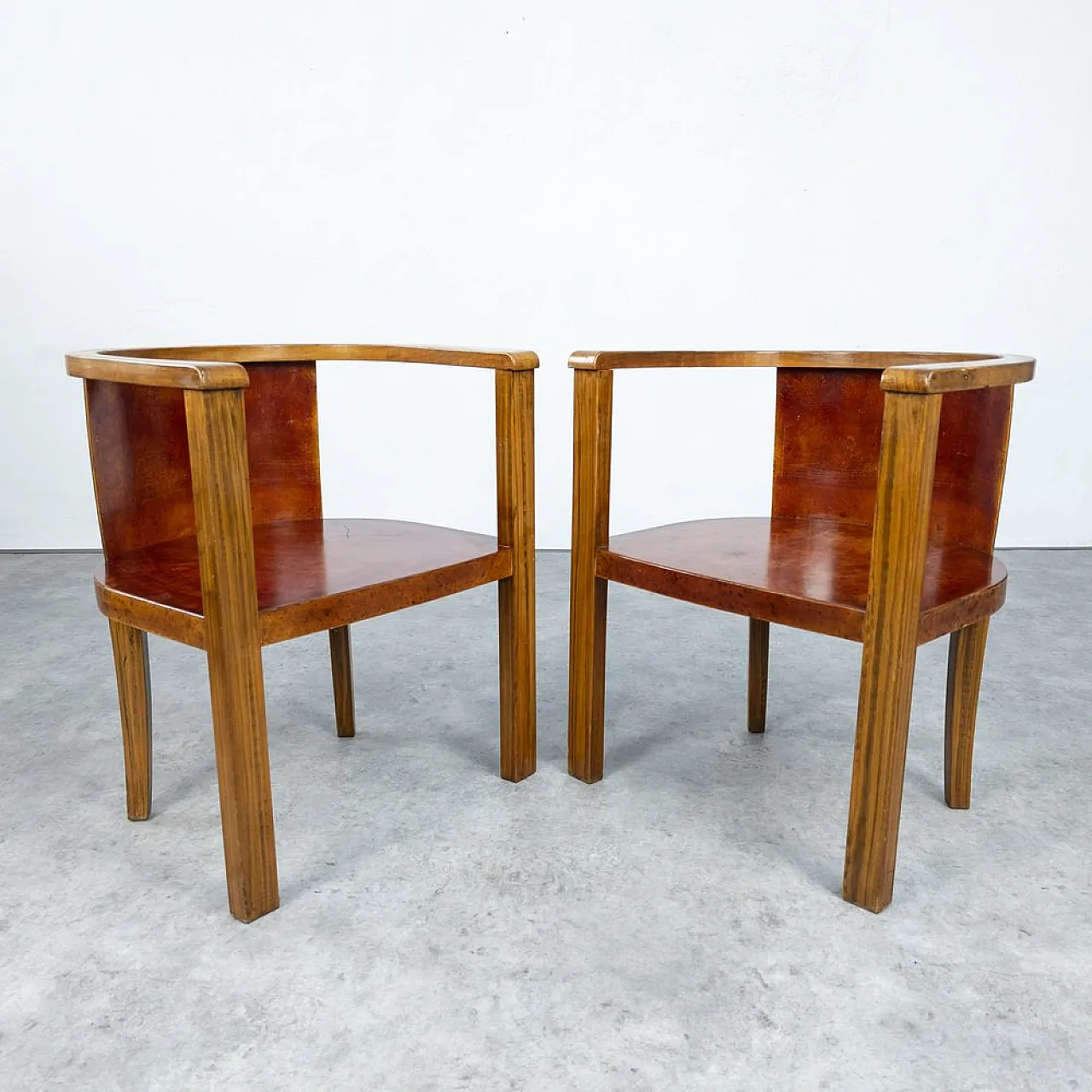 Pair of modernist wooden chairs, 1930s 8