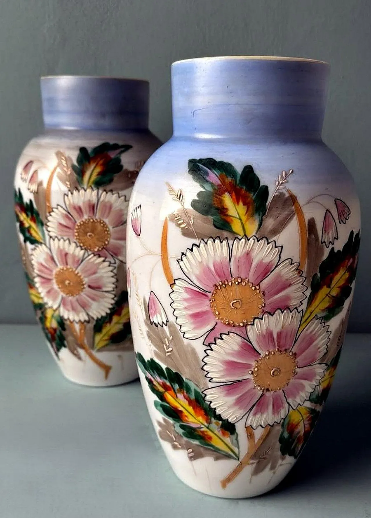 Pair of hand-painted opaline glass vases, 19th century 5