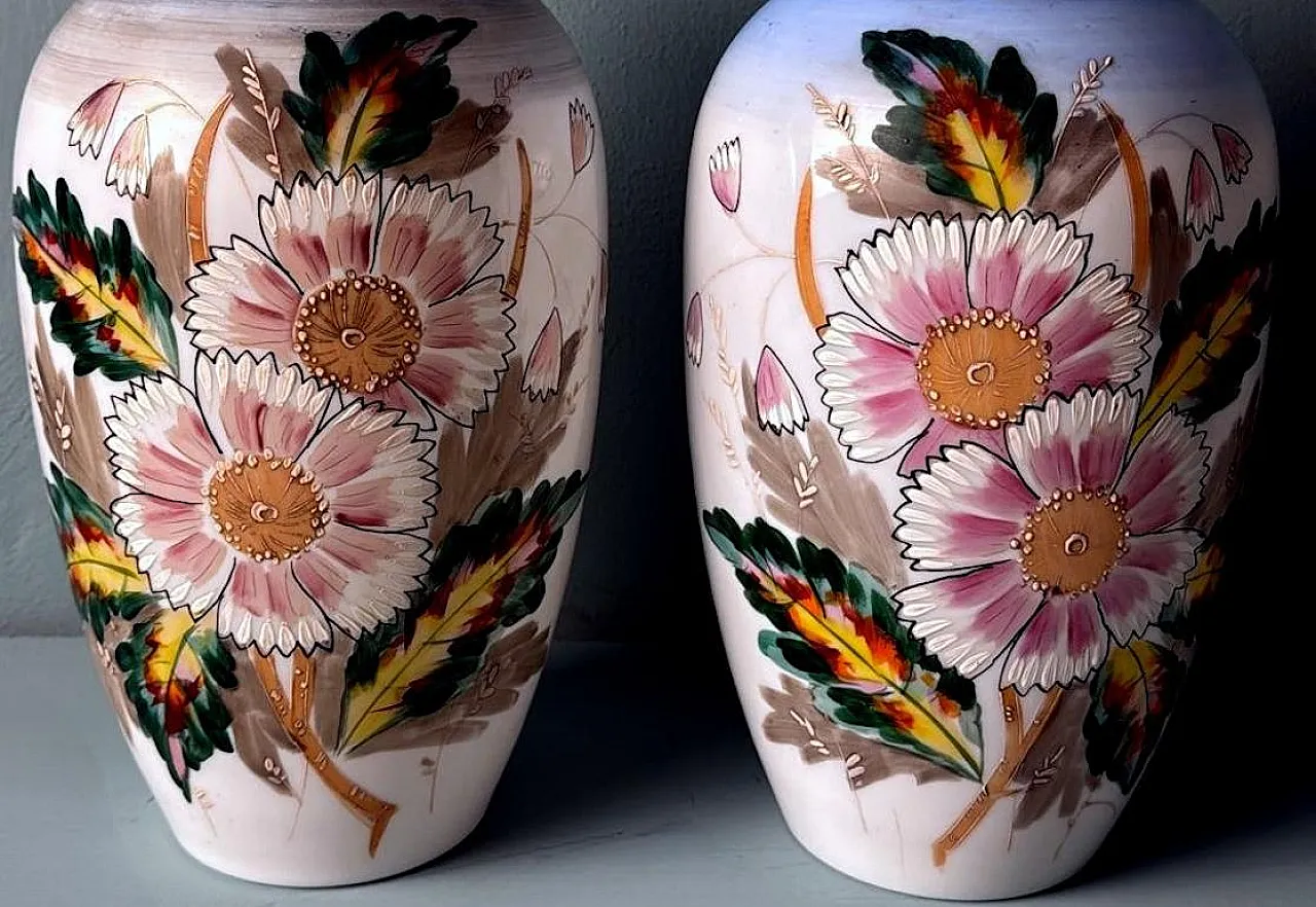 Pair of hand-painted opaline glass vases, 19th century 9