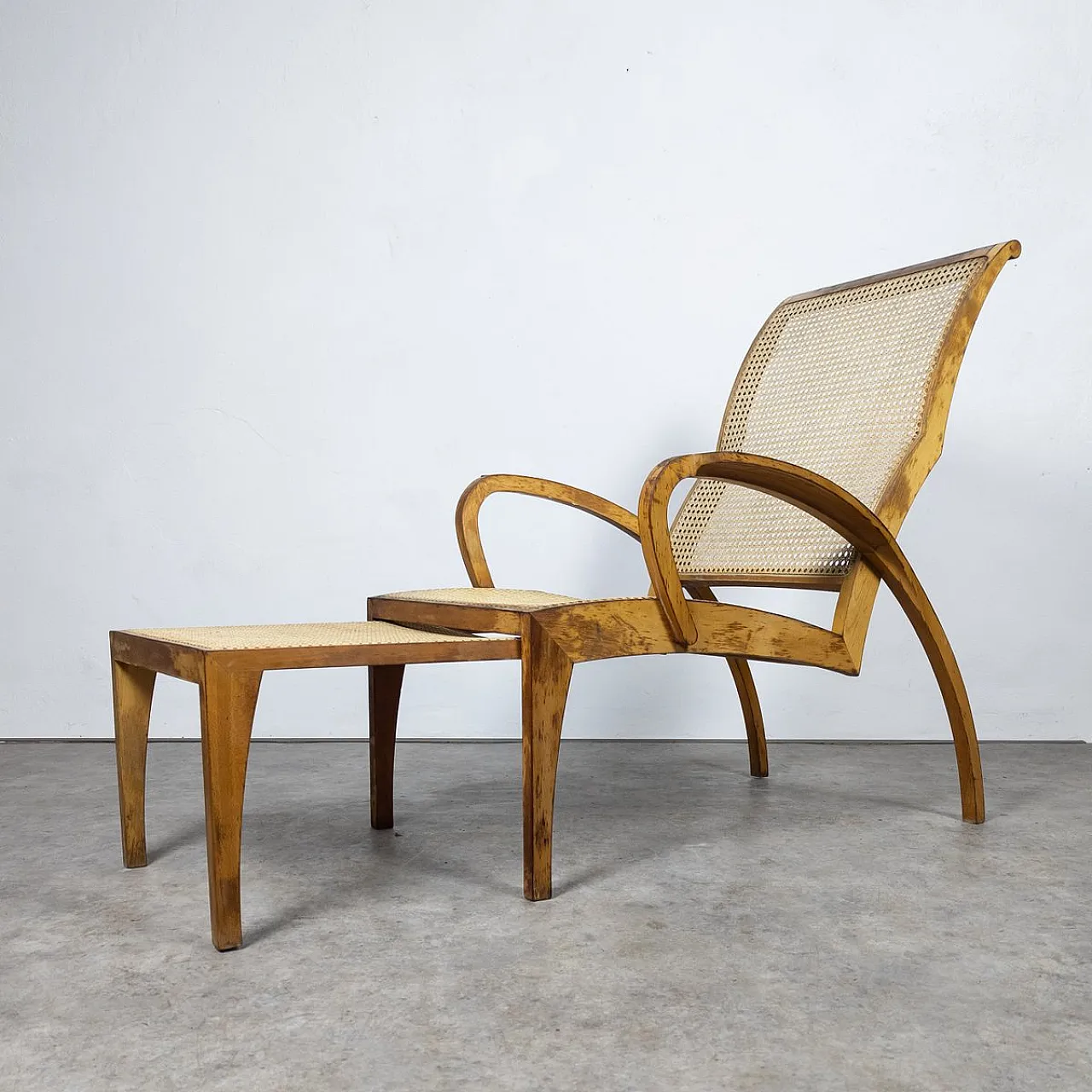 Chaise long in wood and rattan, 1940s 2